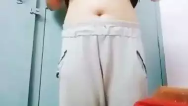 Chandigarh Aunty - Selfie Nude Video