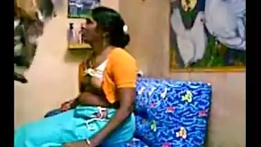 Mallu big boobs aunty home sex with neighbor