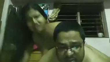 Desi bhbai fucking her husband hardcore selfie cam video