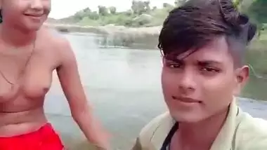 Dehati Lovers enjoying outdoor bathing on selfie cam