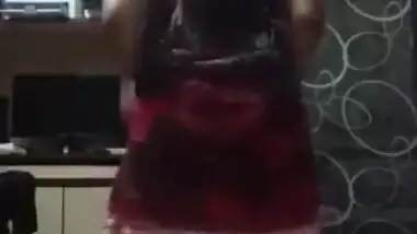 Desi sexy bhabi show her big ass