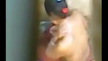 Desi Bhabhi Leaked Bath MMS