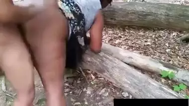 Big Booty Tamil Aunty Enjoys Quick Outdoor Sex