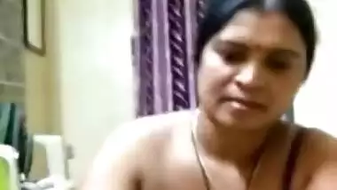 Desi Bhabhi shaving hubby