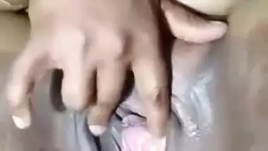 Today Exclusive- Horny Desi Bhabhi Masturbating