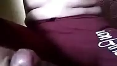 Hawt Desi wife gives handjob clip scandal