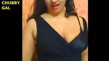 Jugs Chubby Gal Stripshow n Pussy show