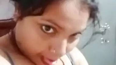 Sexy horny Bhabhi nude selfie video