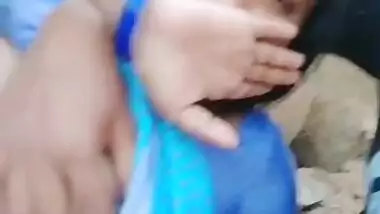 Villlage Cute Bhabhi handjob out door