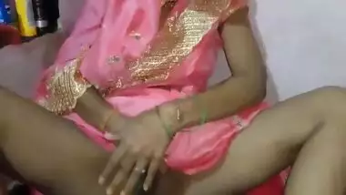 Desi cute bhabi tight pussy fucking