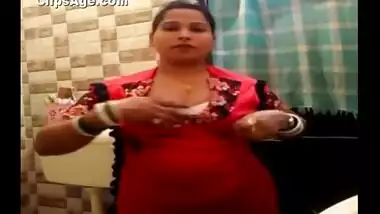 Desi sexy figure bihari bhabhi exposed her naked figure on demand