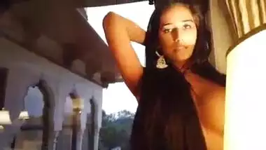 Poonam Pandey Flaunting Nude Body In Sensational Video