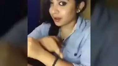 Indian Girls Showing Boobs In Sharechat