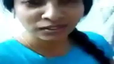 Today Exclusive- Desi Telugu Girl Shows Her Boobs