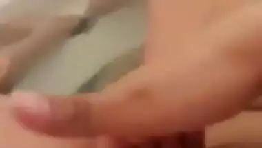 PAKI NRI BHABHI SELFPLAY VIDEOS COMP.