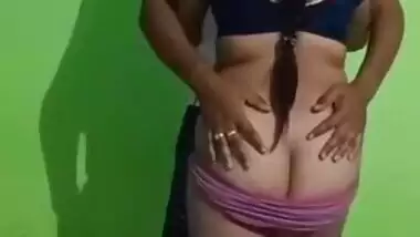 Today Exclusive -big Ass Desi Bhabhi Give Blowjob