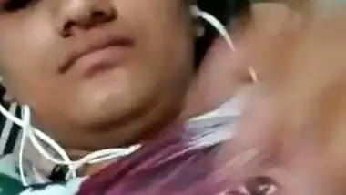 Indian Girl Showing Her Boobs and Ass on Video Call