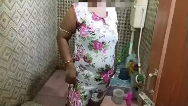 Hot Desi Bhabi Nude Show..and Boobs Massage...desi Bhabi Nude Bath In Bathroom