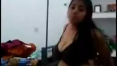 BUSTY INDIAN GIRL DANCING IN BRA PANTY