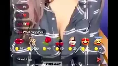 Desi cute girl shwo her boobs on tango live (121 show)