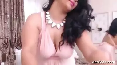 Desi Horny Model Nude Show Pussy