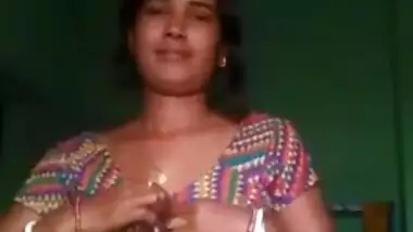 Desi MILF is tired of being good so she gets naughty showing XXX boobs