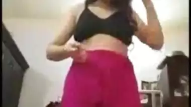 Hot indian bhabhi exposing herself