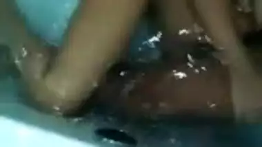 Delhi wife seduces hubby’s friend in bathtub, Hubby records
