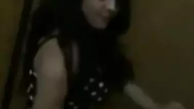 indian gf dancing