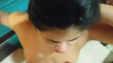 Slow motion cum facial Desi MMS movie