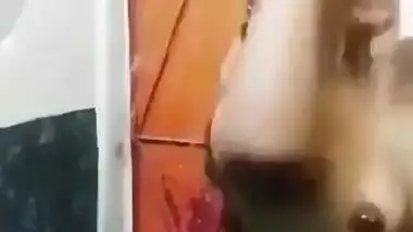 Bangladeshi Beautiful Sexy Chubby Girl Bathing