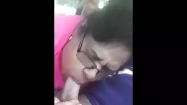 Nerdy Desi Bhabhi gives lucky partner nice XXX blowjob right in car