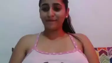 Desi cam girl masturbating for her fans