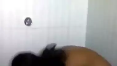 Shower blowjob of a desi big boobs girl