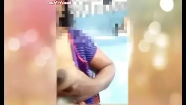 Desi Bhabhi Video Call Mein Uski Boyfriend Ko Boobs Dikhayi Enjoy Kardi He