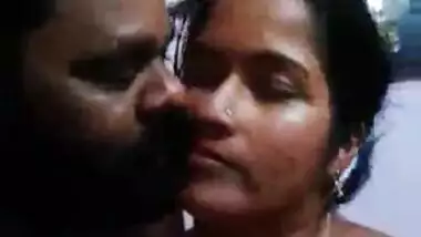 Tamil sex clip of a busty aunty with her hubby’s friend