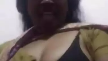 Desi Mature bhabhi 2 clips part 1