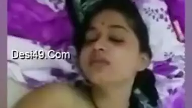 Man making amateur XXX video of his cute Desi GF posing all nude