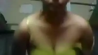 Sexy Indian Babe Showing Her Boobs To Bf