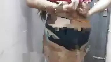 Your Teen Doll Webcam Shows Nude Dancing