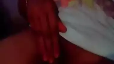 Desi Girl Showing Her Pussy