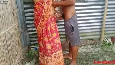 Bengali Bhabi Fuck With A Red Clower Saree with Husband