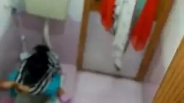 Sexy indian bhabhi peeing video caught on camera