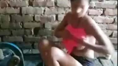 Desi girl isn't afraid of posing naked on XXX camera washing her sex skin