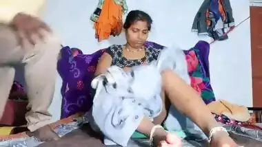 A wife fucks her husband’s friend in an Indian xxx video