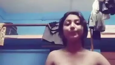 Sweet Desi Gf Showing Boobies