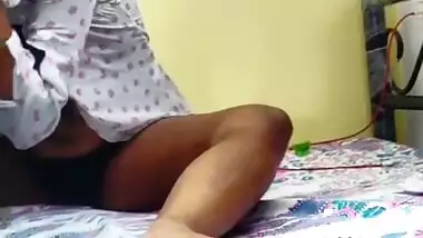 Tamil milf gets her BF’s dick in her moist cunt