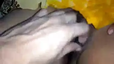 Chachi aur naukar ki chudai ka Antarvasna porn video