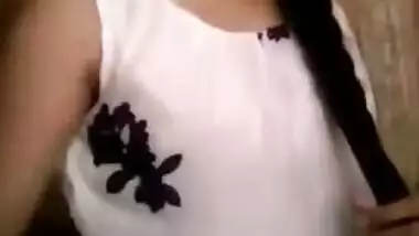 Indian girl films XXX video to know guys' opinion about her tits