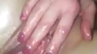 Fisting pussy chut faad, college gf and bf have fun at night